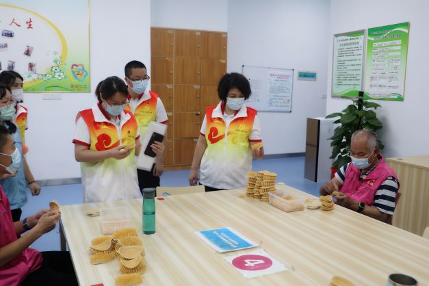“獻(xiàn)愛心·揚(yáng)美德”東莞建工集團(tuán)慰問南城康就中心(圖11)