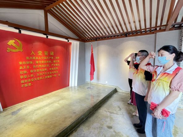 【集團動態(tài)】參觀黨史陳列館 重燃紅色革命情(圖9)